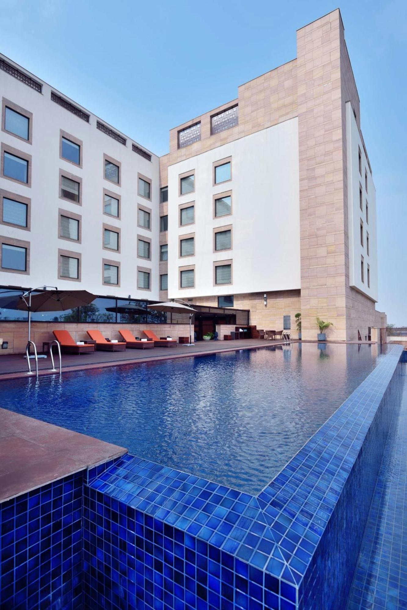 คอร์ตยาร์ด ไรยปุระ Hotel Raipur  ภายนอก รูปภาพ