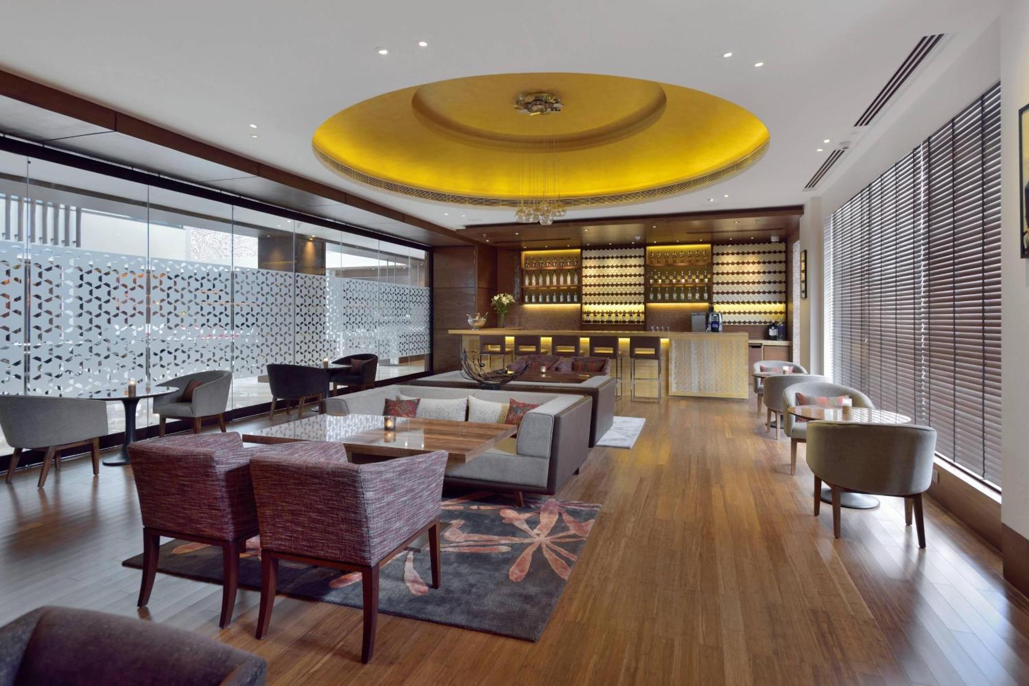 คอร์ตยาร์ด ไรยปุระ Hotel Raipur  ภายนอก รูปภาพ