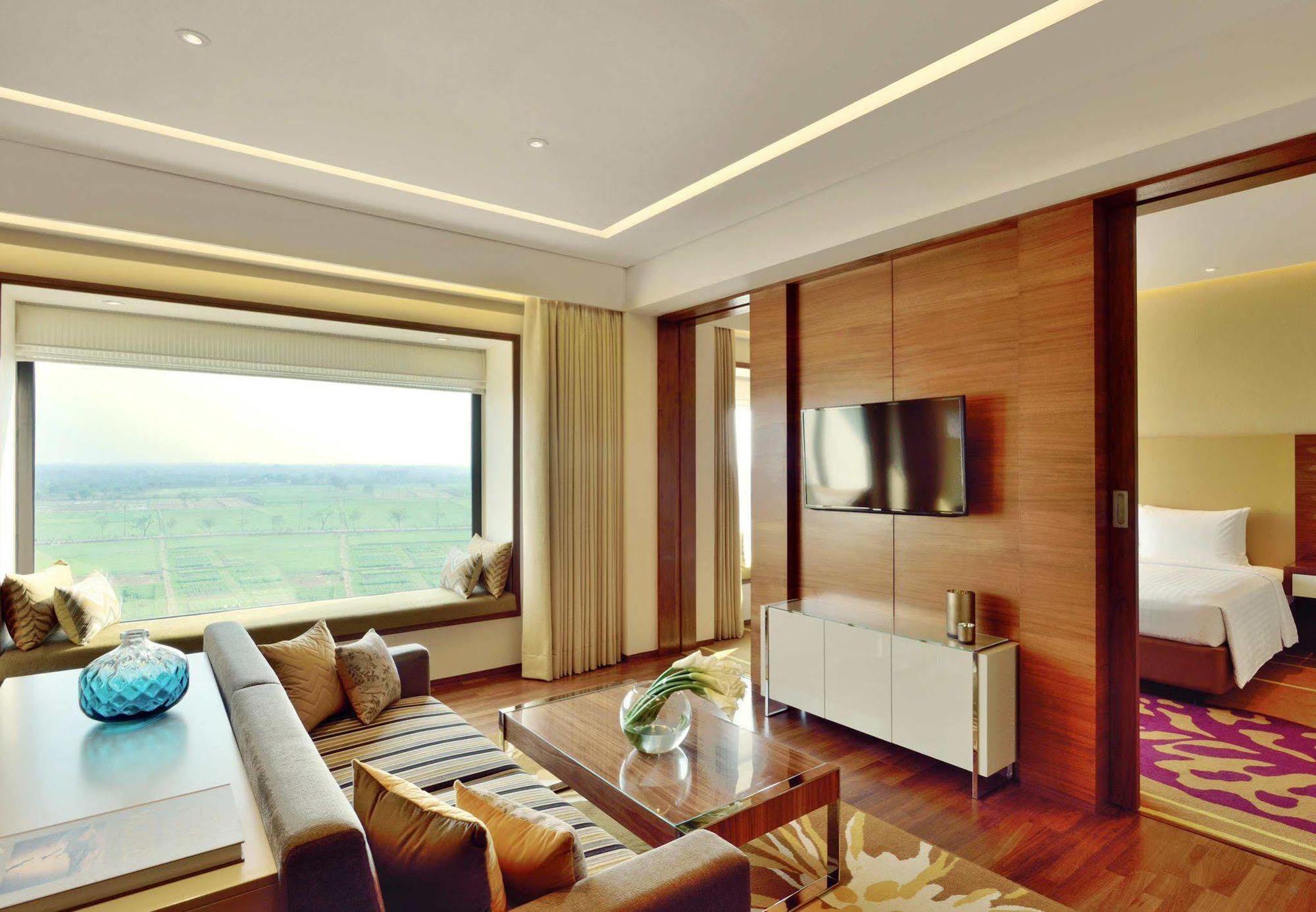 คอร์ตยาร์ด ไรยปุระ Hotel Raipur  ภายนอก รูปภาพ