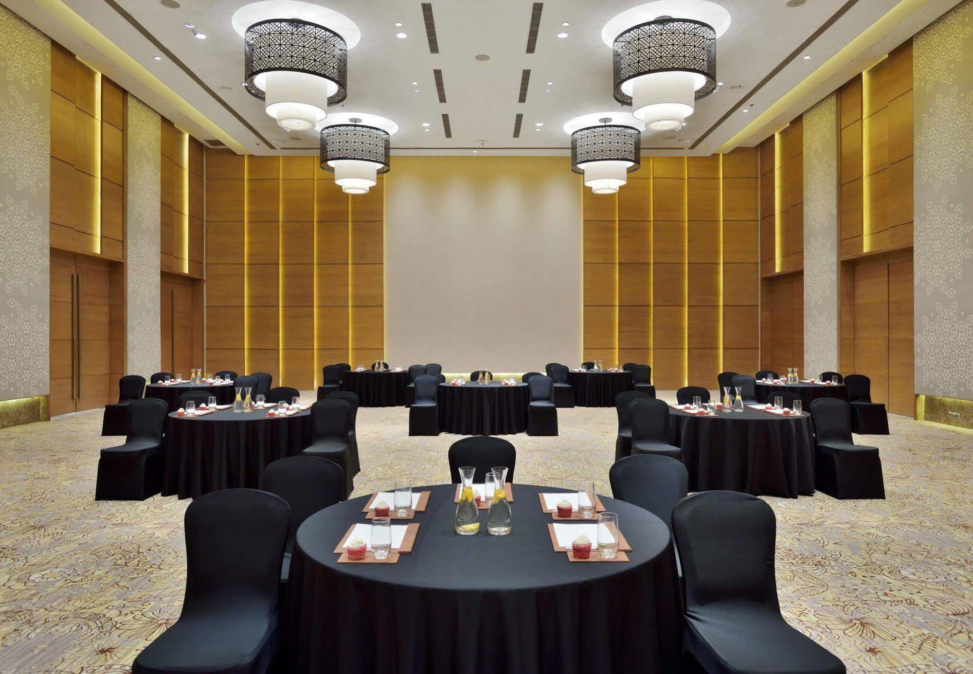 คอร์ตยาร์ด ไรยปุระ Hotel Raipur  ภายนอก รูปภาพ