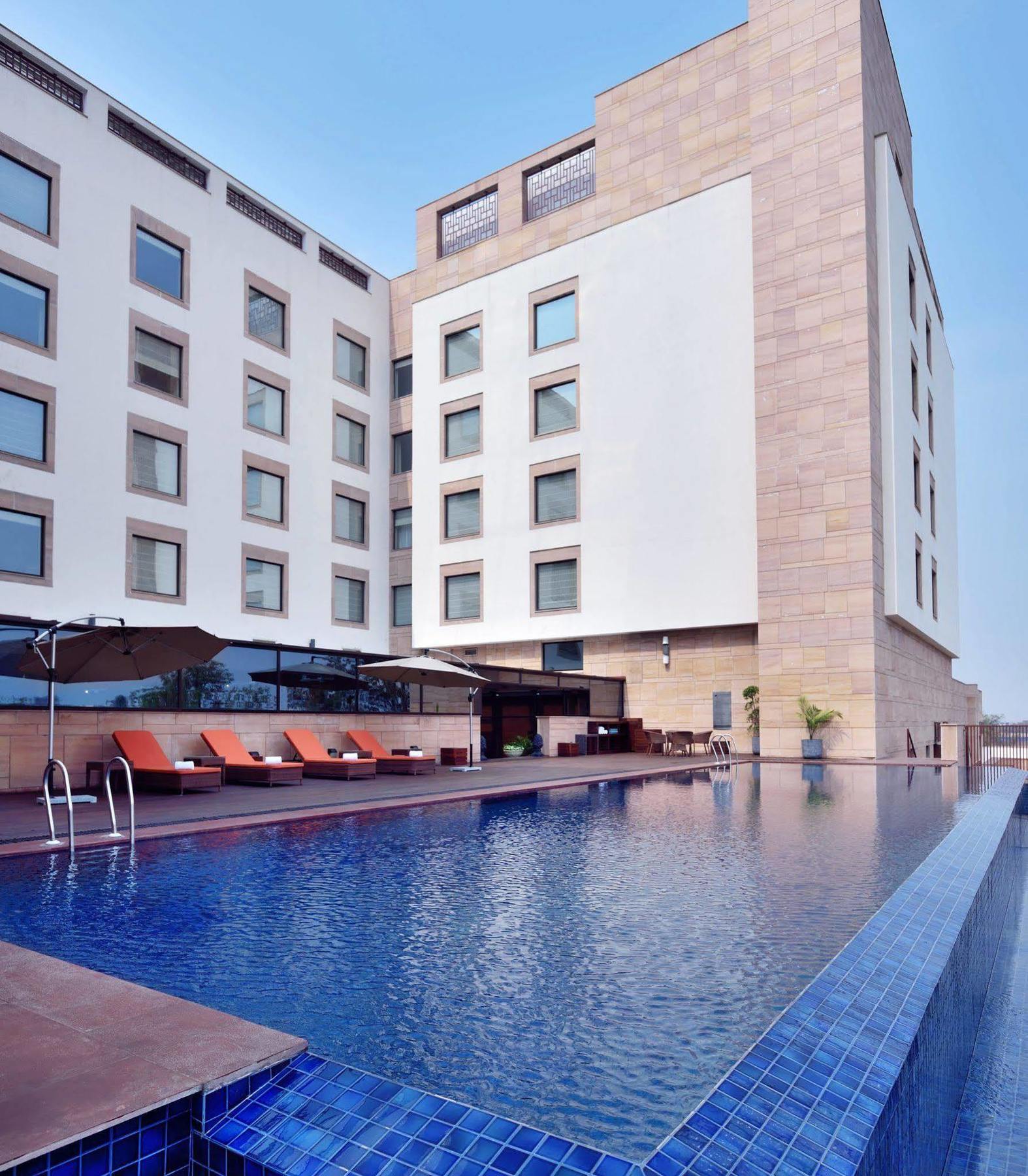 คอร์ตยาร์ด ไรยปุระ Hotel Raipur  ภายนอก รูปภาพ